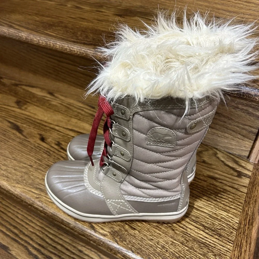 Sorel Girls' Mid-Calf Quilted Faux Fur Snow Boots US Size 3 Warm Waterproof